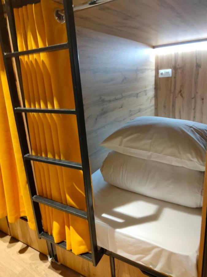 Hostel Bro Astana Bagian luar foto