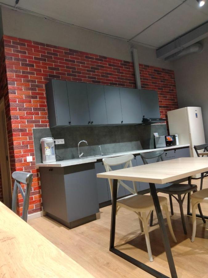 Hostel Bro Astana Bagian luar foto
