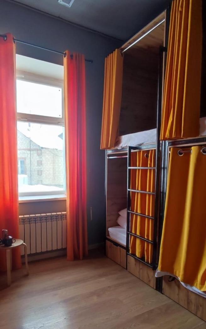 Hostel Bro Astana Bagian luar foto